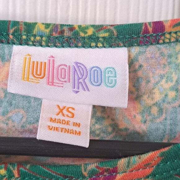 Lularoe Women's Irma Short XS Sleeve Tunic Green Feathers Paisley Print - Picture 2 of 9